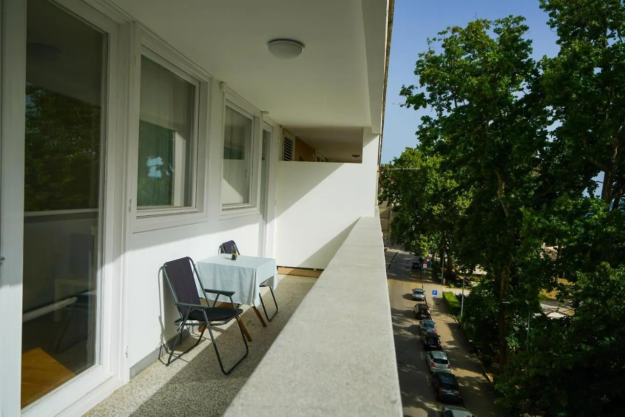 Aurora Apartment Zadar 0*,